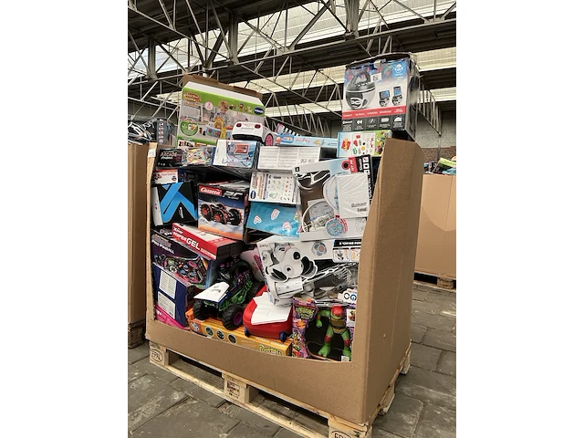 Mix pallet a-merk speelgoed w.o. carrera, clementoni, idance, vtech - afbeelding 1 van  12