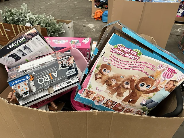 Mix pallet a-merk speelgoed w.o. carrera, dreamworks, wetenschap&spel airo - afbeelding 3 van  11