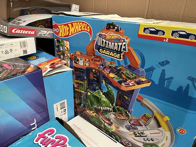 Mix pallet a-merk speelgoed w.o. carrera, furreal, hot wheels, taiyo, vtech - afbeelding 2 van  10