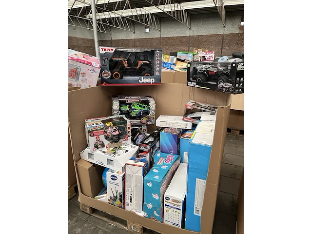 Mix pallet a-merk speelgoed w.o. carrera, furreal, hot wheels, taiyo, vtech - afbeelding 1 van  10