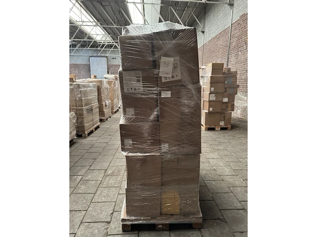 Mix pallet met 33 stuks design verlichting paco home – verkrijgbaar op bol.com en amazon - afbeelding 1 van  9