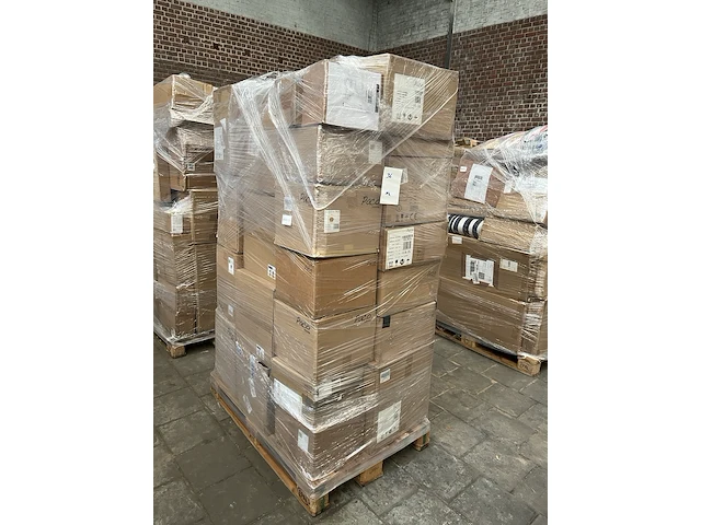Mix pallet met 36 stuks design verlichting paco home – verkrijgbaar op bol.com en amazon - afbeelding 1 van  7
