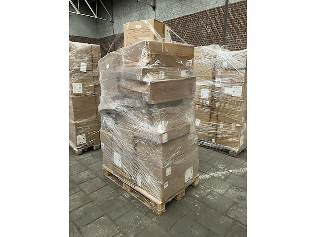 Mix pallet met 41 stuks design verlichting paco home – verkrijgbaar op bol.com en amazon - afbeelding 1 van  7