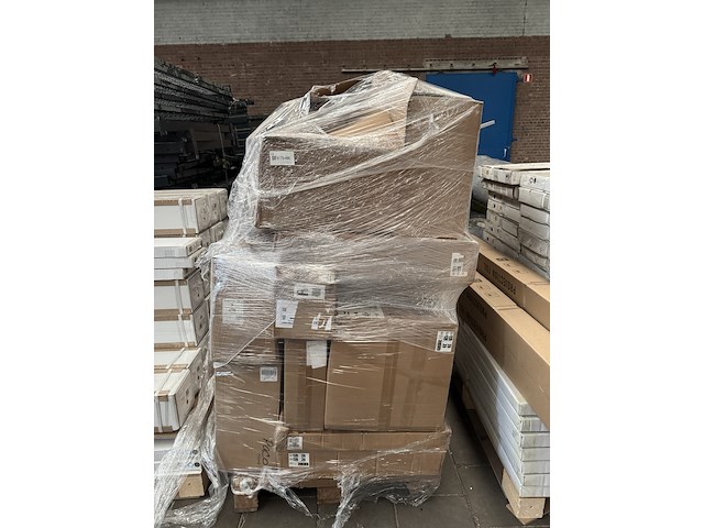 Mix pallet met ca. 25 stuks design verlichting paco home - afbeelding 1 van  3