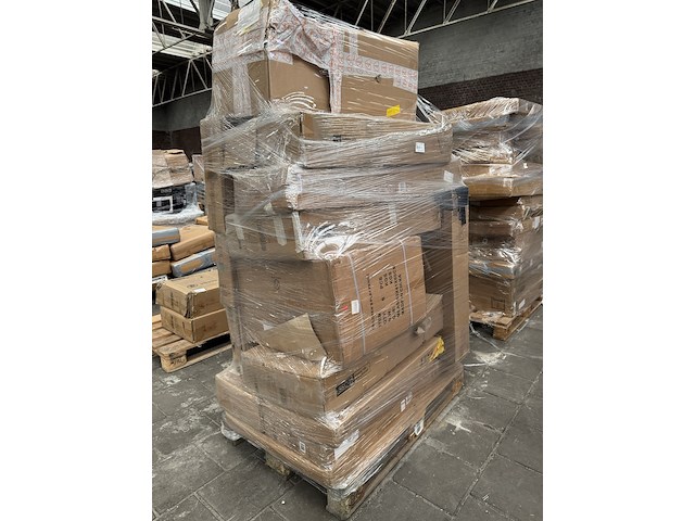 Mix pallet retouren w.o. make-up tafels, wasmanden en stellingkasten - afbeelding 1 van  11