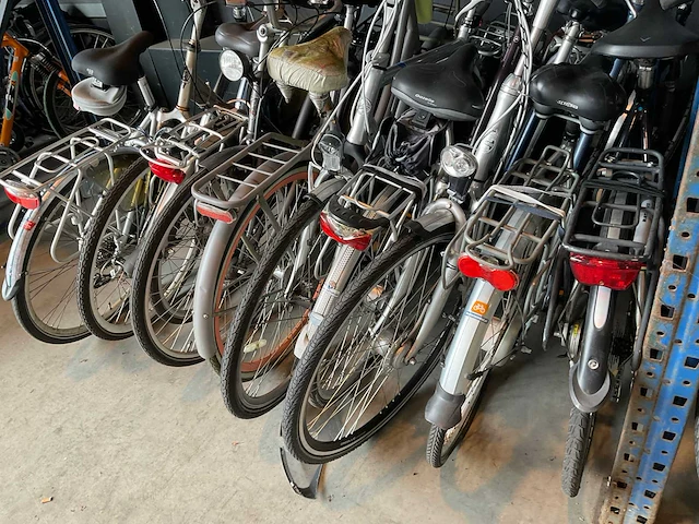 Mix partij - herenfietsen en damesfietsen - damesfietsen (10x) - afbeelding 3 van  8