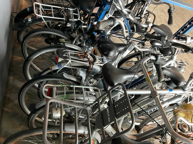 Mix partij - herenfietsen en damesfietsen - damesfietsen (10x) - afbeelding 8 van  8