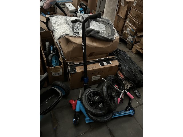 Mix partij speelgoed en consumenten goederen - afbeelding 22 van  34