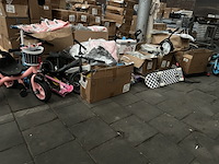 Mix partij speelgoed en consumenten goederen - afbeelding 12 van  34