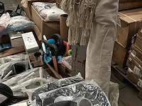 Mix partij speelgoed en consumenten goederen - afbeelding 26 van  34