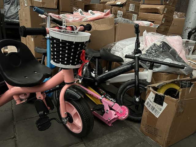 Mix partij speelgoed en consumenten goederen - afbeelding 29 van  34