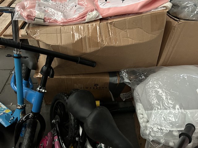 Mix partij speelgoed en consumenten goederen - afbeelding 33 van  34