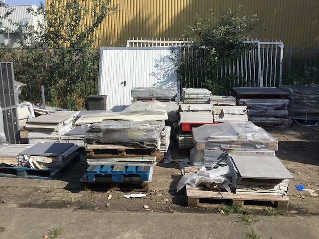 Mix van 18 pallets keramiek tegels - afbeelding 1 van  10
