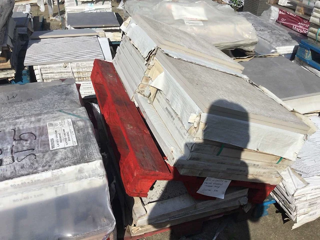 Mix van 18 pallets keramiek tegels - afbeelding 7 van  10