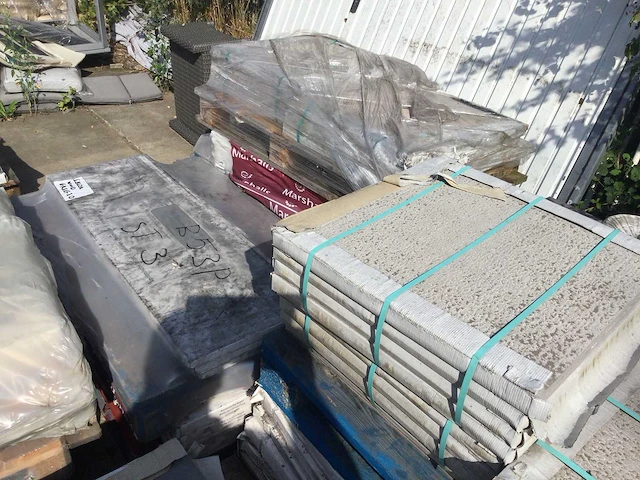Mix van 18 pallets keramiek tegels - afbeelding 9 van  10