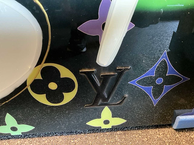 Mixed media 3d epoxy micha baker “mickey mouse lv” - afbeelding 3 van  5