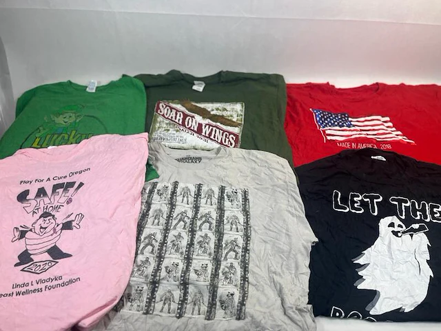 Mixed vintage t-shirts - afbeelding 4 van  6