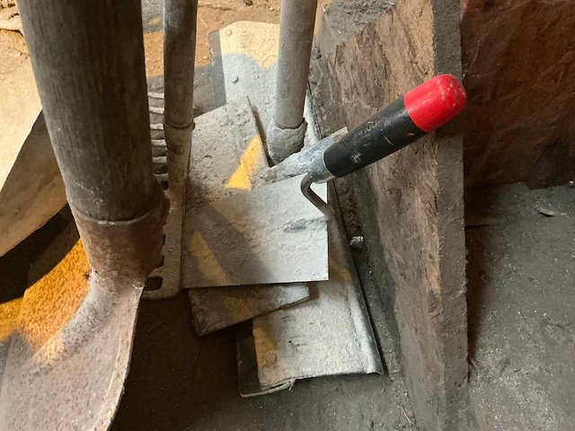 Mixer en aannemersmateriaal - afbeelding 4 van  4