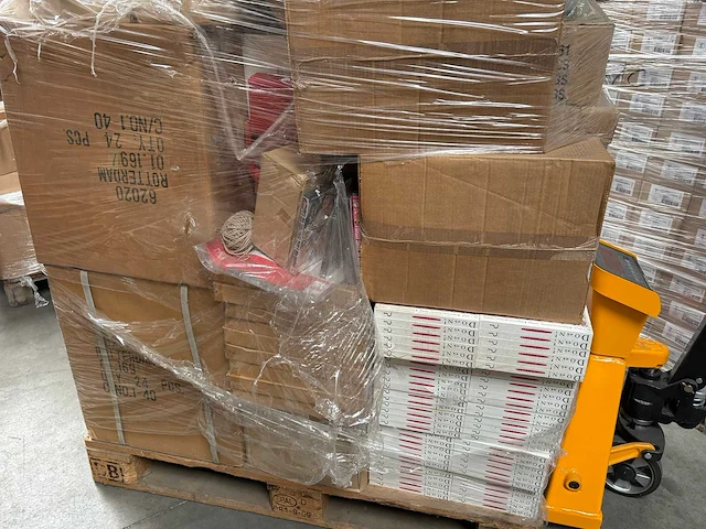 Mixpallet magazijnopruiming - afbeelding 2 van  4