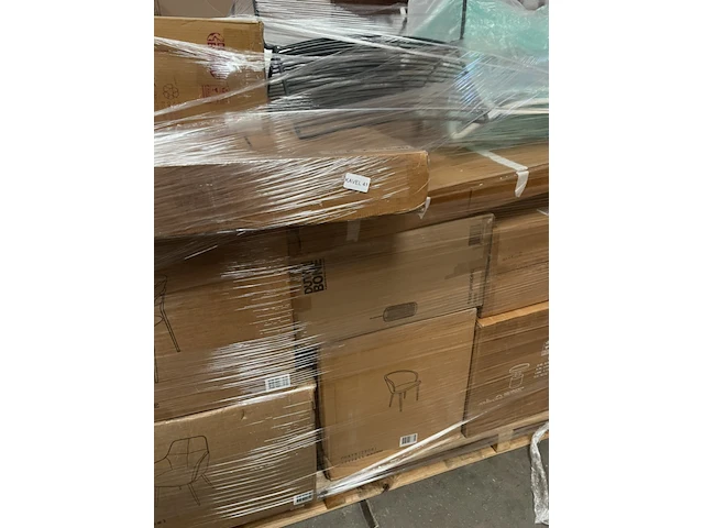 Mixpallet met a merk ongecontroleerde retourgoederen, zuiver, hay, kartell, dutchbone en boldmonkey - afbeelding 6 van  8