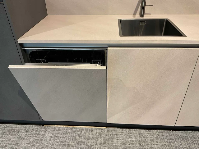 Mk 2510 zera fm rechtopgestelde showroomkeuken - afbeelding 19 van  23