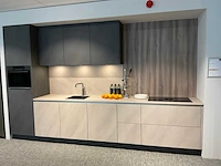Mk 2510 zera fm rechtopgestelde showroomkeuken