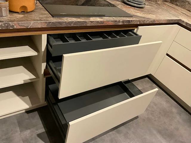 Mk 2510 zera fm u-opgestelde showroom keuken - afbeelding 10 van  37