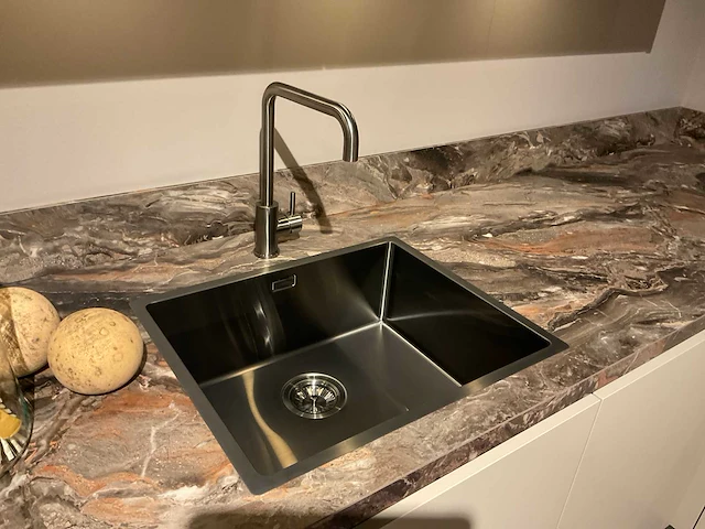 Mk 2510 zera fm u-opgestelde showroom keuken - afbeelding 16 van  37