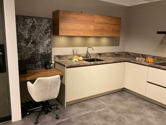 Mk 2510 zera fm u-opgestelde showroom keuken - afbeelding 2 van  37