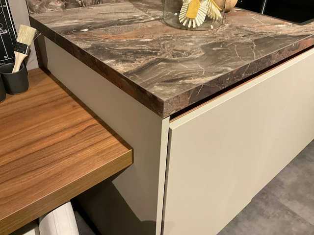 Mk 2510 zera fm u-opgestelde showroom keuken - afbeelding 34 van  37