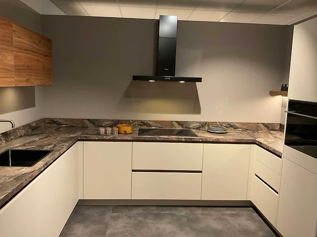 Mk 2510 zera fm u-opgestelde showroom keuken - afbeelding 3 van  37