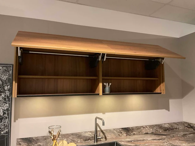 Mk 2510 zera fm u-opgestelde showroom keuken - afbeelding 7 van  37