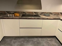 Mk 2510 zera fm u-opgestelde showroom keuken - afbeelding 8 van  37