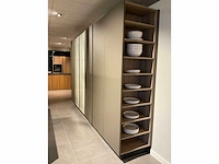 Mk 2515 zera hpl xt eiland showroomkeuken met hoge kastenwand - afbeelding 10 van  40