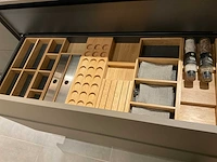Mk 2515 zera hpl xt eiland showroomkeuken met hoge kastenwand - afbeelding 19 van  40
