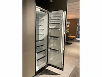 Mk 2515 zera hpl xt eiland showroomkeuken met hoge kastenwand - afbeelding 33 van  40