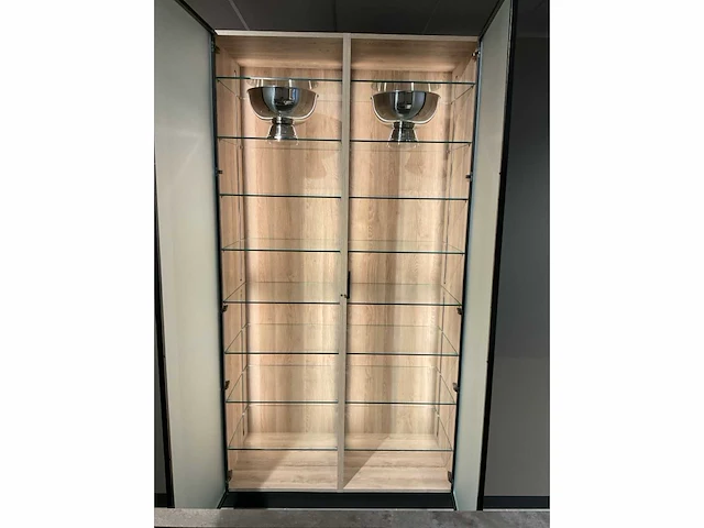 Mk 2515 zera hpl xt eiland showroomkeuken met hoge kastenwand - afbeelding 35 van  40