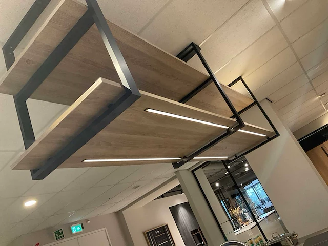 Mk 2515 zera hpl xt eiland showroomkeuken met hoge kastenwand - afbeelding 9 van  40