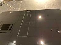 Mk 2585 zera ver sy eiland showroomkeuken met hoge kastenwand - afbeelding 23 van  33