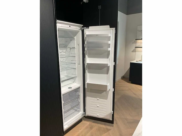 Mk 8895 memo ri hoge kastenwand showroom keuken (c) - afbeelding 18 van  20
