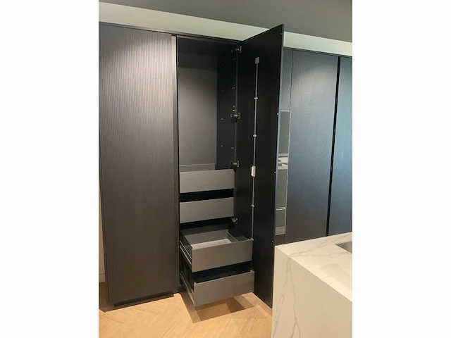 Mk 8895 memo ri hoge kastenwand showroom keuken (c) - afbeelding 4 van  20