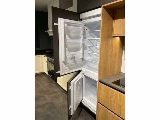 Mk iroy kq 5010 rechtopgestelde showroomkeuken - afbeelding 13 van  27