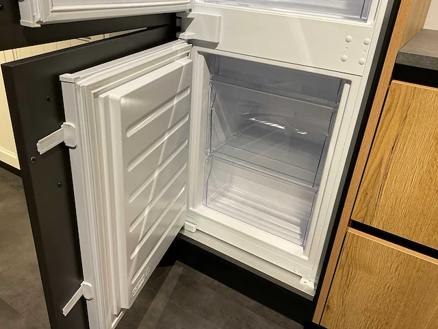 Mk iroy kq 5010 rechtopgestelde showroomkeuken - afbeelding 15 van  27