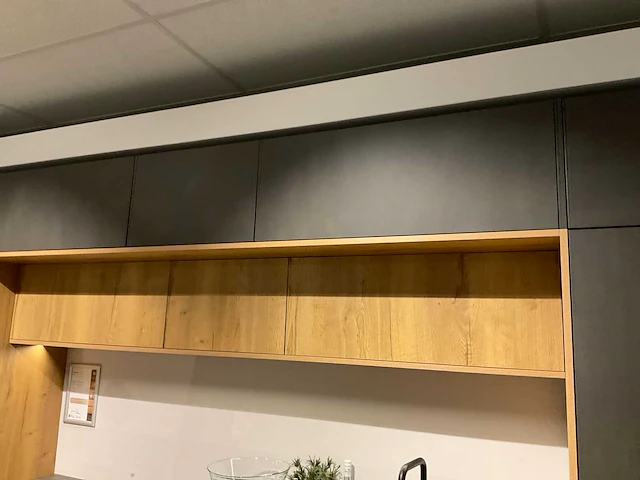 Mk iroy kq 5010 rechtopgestelde showroomkeuken - afbeelding 18 van  27