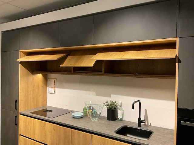 Mk iroy kq 5010 rechtopgestelde showroomkeuken - afbeelding 19 van  27