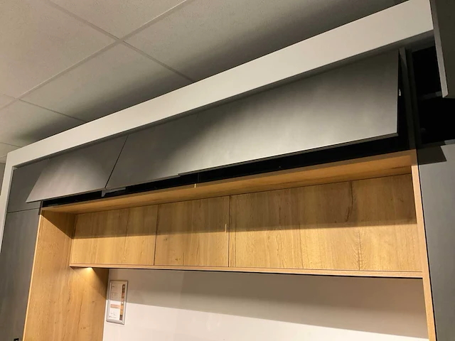 Mk iroy kq 5010 rechtopgestelde showroomkeuken - afbeelding 20 van  27