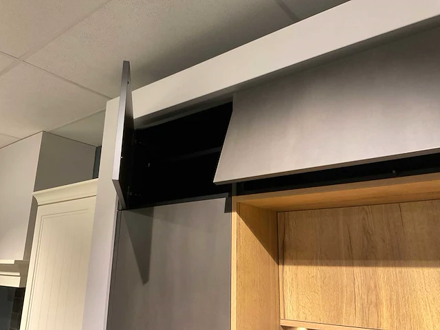 Mk iroy kq 5010 rechtopgestelde showroomkeuken - afbeelding 22 van  27
