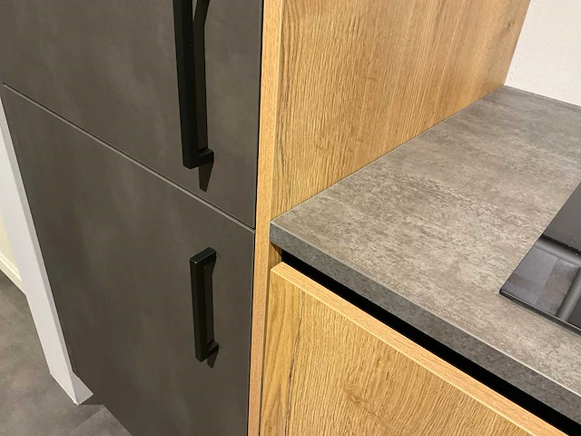 Mk iroy kq 5010 rechtopgestelde showroomkeuken - afbeelding 24 van  27