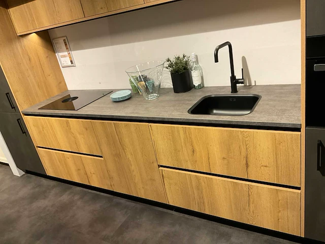 Mk iroy kq 5010 rechtopgestelde showroomkeuken - afbeelding 4 van  27