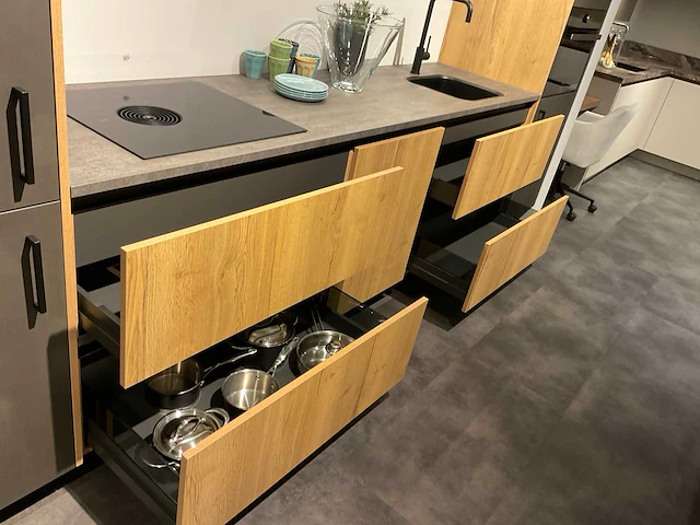 Mk iroy kq 5010 rechtopgestelde showroomkeuken - afbeelding 5 van  27